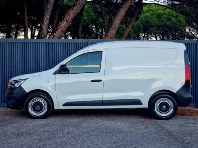 Vendo Renault Express 2021 - 13990 EUR, 121868 km - AUTO.MOTO.pt