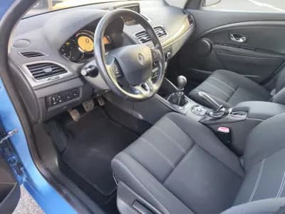 Vendo Renault Mégane Sport Tourer 2014 - 9980 EUR, 92200 km - AUTO.MOTO.pt