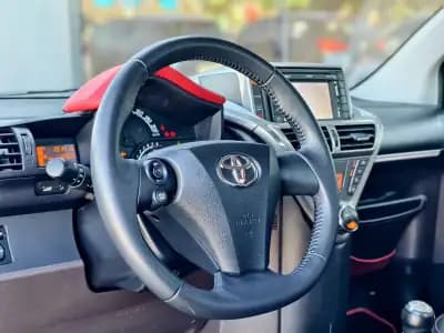 Vendo Toyota iQ 2011 - 10500 EUR, 110000 km - AUTO.MOTO.pt