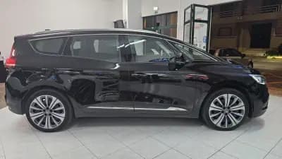 Sell Renault Grand Scénic 2020 - 15000 EUR, 172764 km - AUTO.MOTO.pt