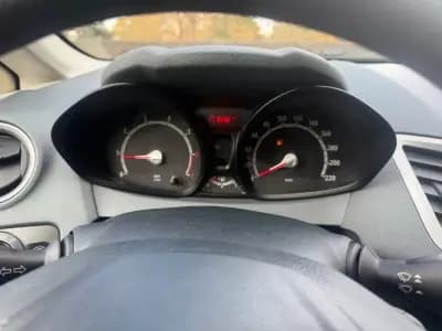 Vendo Ford Fiesta 2009 - 5990 EUR, 171000 km - AUTO.MOTO.pt