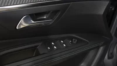 Sell Peugeot 3008 2025 - 25900 EUR, 17750 km - AUTO.MOTO.pt