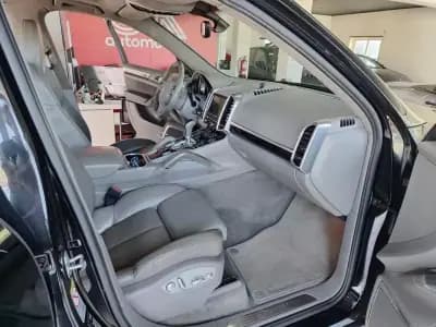 Sell Porsche Cayenne 2012 - 24990 EUR, 267800 km - AUTO.MOTO.pt