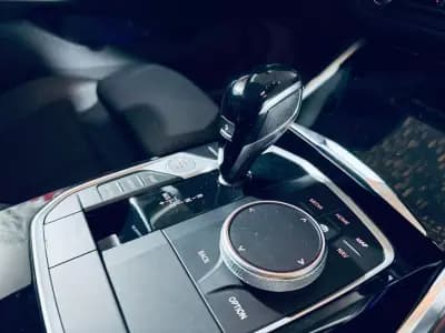 Vendo BMW 318 2021 - 34990 EUR, 23310 km - AUTO.MOTO.pt