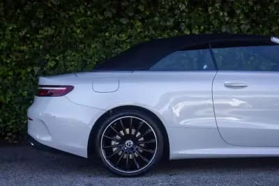 Vendo Mercedes-Benz E 220 2021 - 53900 EUR, 42200 km - AUTO.MOTO.pt