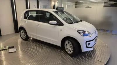 Vendo Volkswagen Cross Up! 2013 - 7750 EUR, 154338 km - AUTO.MOTO.pt