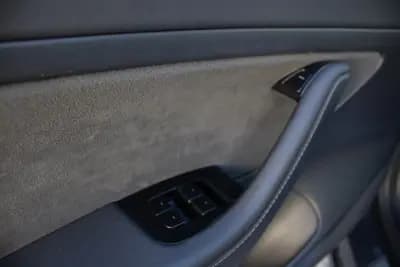 Vendo Tesla Model 3 2020 - 22999 EUR, 135693 km - AUTO.MOTO.pt