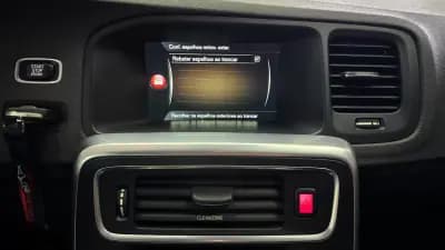 Vendo Volvo V60 Cross Country 2016 - 18180 EUR, 138731 km - AUTO.MOTO.pt