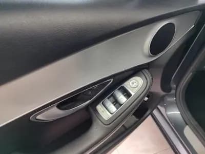 Vendo Mercedes-Benz C 200 2014 - 15750 EUR, 165228 km - AUTO.MOTO.pt