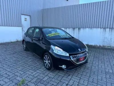 Vendo Peugeot 208 2013 - 10990 EUR, 129992 km - AUTO.MOTO.pt