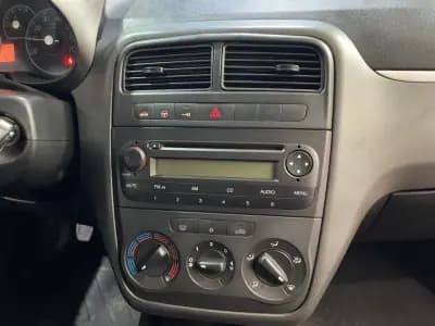 Vendo Fiat Punto 2008 - 2999 EUR, 233000 km - AUTO.MOTO.pt