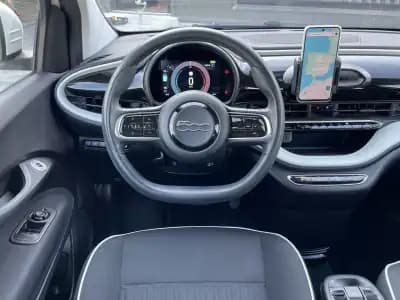 Vendo Fiat 500e 2022 - 13600 EUR, 53336 km - AUTO.MOTO.pt