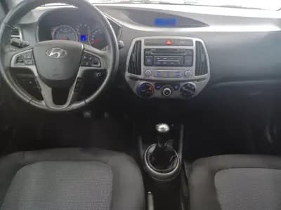 Vendo Hyundai i20 2014 - 9890 EUR, 101619 km - AUTO.MOTO.pt