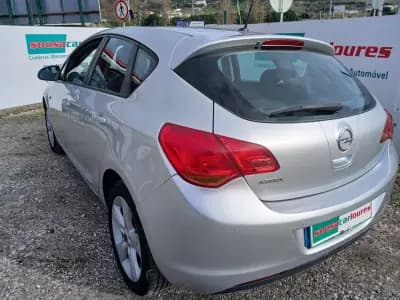 Vendo Opel Astra 2010 - 5450 EUR, 144431 km - AUTO.MOTO.pt