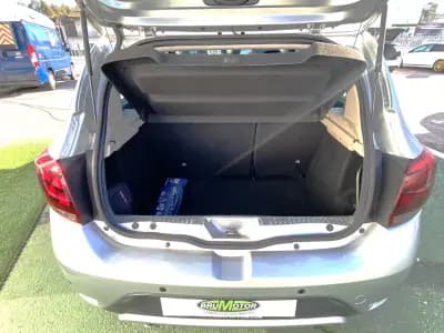 Vendo Dacia Sandero 2020 - 11800 EUR, 172967 km - AUTO.MOTO.pt