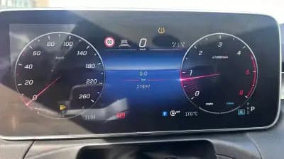 Vendo Mercedes-Benz C 200 2023 - 37990 EUR, 32000 km - AUTO.MOTO.pt