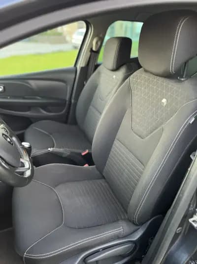 Vendo Renault Clio 2017 - 11900 EUR, 171000 km - AUTO.MOTO.pt