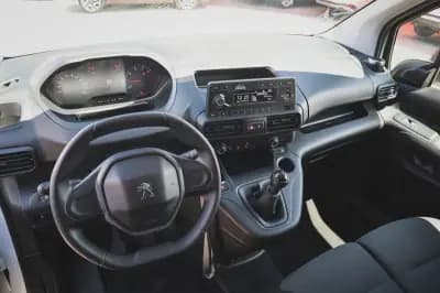 Vendo Peugeot Partner 1.6 BlueHDi Style 2019 - 12500 EUR, 174520 km - AUTO.MOTO.pt