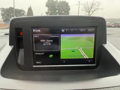 Vendo Renault Fluence 2014 - 10500 EUR, 148000 km - AUTO.MOTO.pt