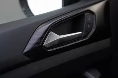 Vendo Volkswagen T-Cross 2022 - 17900 EUR, 96000 km - AUTO.MOTO.pt