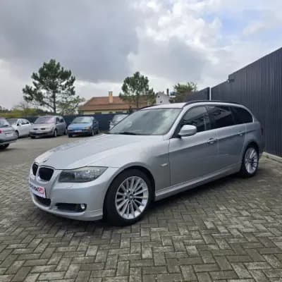 Vendo BMW 320 2010 - 12950 EUR, 136099 km - AUTO.MOTO.pt