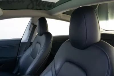 Vendo Tesla Model 3 2020 - 22999 EUR, 135693 km - AUTO.MOTO.pt