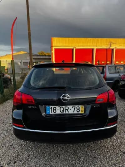 Sell Opel Astra Sports Tourer 2015 - 8999 EUR, 276000 km - AUTO.MOTO.pt