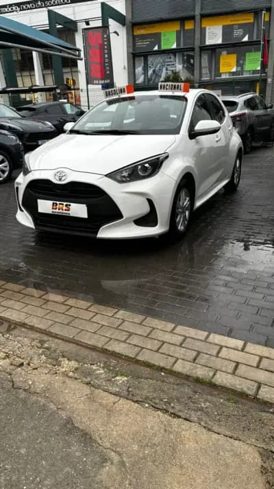Sell Toyota Yaris 2021 - 16750 EUR, 82718 km - AUTO.MOTO.pt