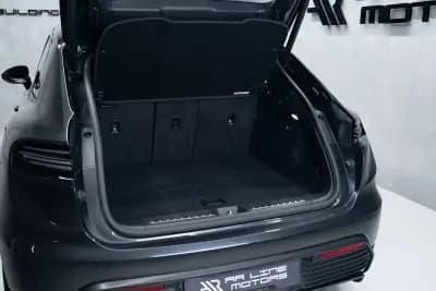 Sell Porsche Macan 2024 - 87950 EUR, 16000 km - AUTO.MOTO.pt