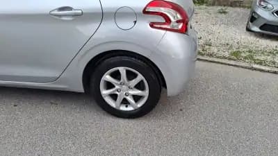 Sell Peugeot 208 2013 - 7980 EUR, 164784 km - AUTO.MOTO.pt