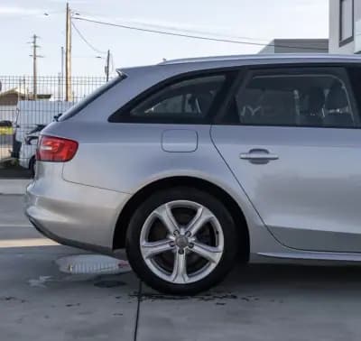 Vendo Audi A4 Avant 2014 - 14900 EUR, 277000 km - AUTO.MOTO.pt