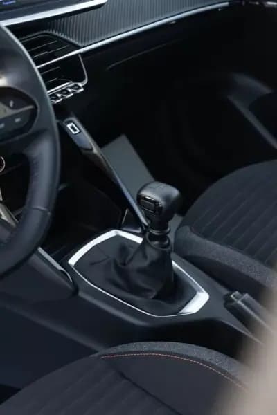 Sell Peugeot 208 2021 - 13490 EUR, 105000 km - AUTO.MOTO.pt