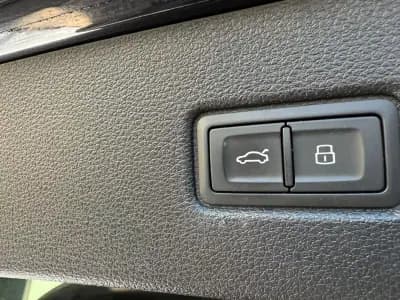 Vendo Audi Q7 2015 - 32900 EUR, 220901 km - AUTO.MOTO.pt