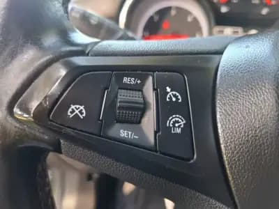 Sell Opel Astra Sports Tourer 2017 - 8900 EUR, 231400 km - AUTO.MOTO.pt