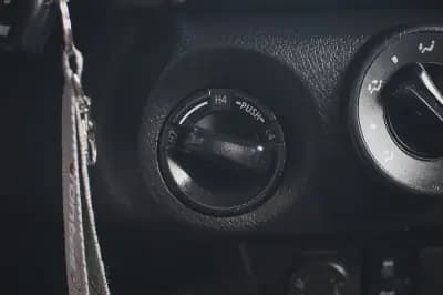 Sell Toyota Hilux 2023 - 44900 EUR, 17280 km - AUTO.MOTO.pt