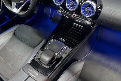 Vendo Mercedes-Benz CLA 250 2022 - 32950 EUR, 38283 km - AUTO.MOTO.pt