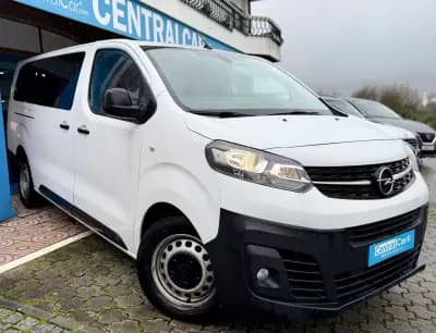 Vendo Opel Vivaro 2024 - 34950 EUR, 102000 km - AUTO.MOTO.pt