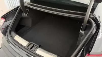 Vendo Porsche Taycan 2024 - 82000 EUR, 38405 km - AUTO.MOTO.pt