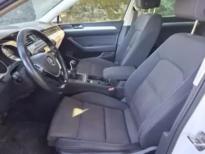 Sell Volkswagen Passat 2016 - 14500 EUR, 181600 km - AUTO.MOTO.pt