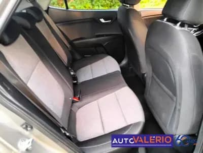 Sell Kia Stonic 2023 - 16950 EUR, 39477 km - AUTO.MOTO.pt