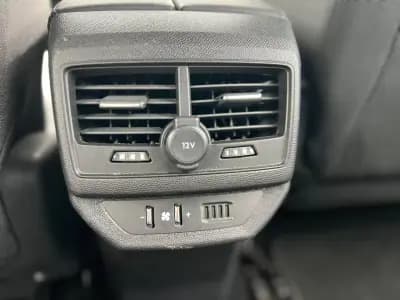 Vendo Peugeot 5008 2024 - 29750 EUR, 32015 km - AUTO.MOTO.pt