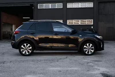 Sell Kia Stonic 2022 - 13999 EUR, 93000 km - AUTO.MOTO.pt