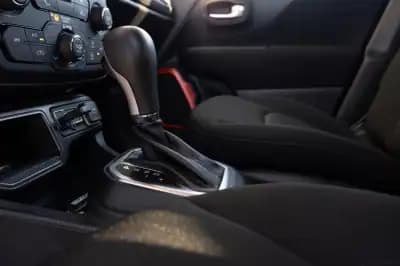 Vendo Jeep Renegade 2020 - 27500 EUR, 24000 km - AUTO.MOTO.pt