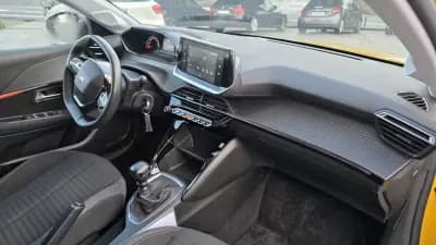 Vendo Peugeot 208 2022 - 16990 EUR, 48000 km - AUTO.MOTO.pt