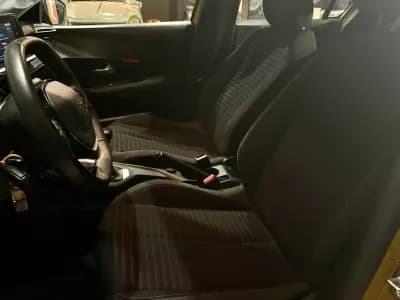 Sell Peugeot 208 2022 - 14750 EUR, 145000 km - AUTO.MOTO.pt