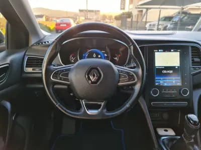 Vendo Renault Mégane 2016 - 14990 EUR, 179000 km - AUTO.MOTO.pt