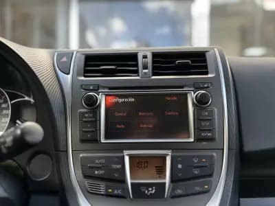 Sell Toyota Verso-S 2011 - 7990 EUR, 126450 km - AUTO.MOTO.pt