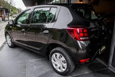 Vendo Dacia Sandero 2018 - 8350 EUR, 91565 km - AUTO.MOTO.pt