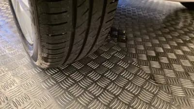 Vendo Volkswagen Cross Up! 2013 - 7750 EUR, 154338 km - AUTO.MOTO.pt