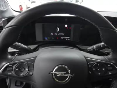 Vendo Opel Mokka-e 2023 - 20900 EUR, 11000 km - AUTO.MOTO.pt